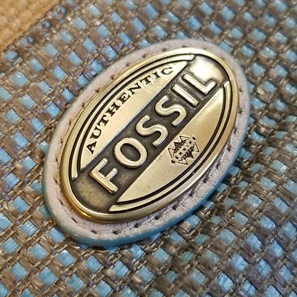 CLOSING SALE FOSSIL Explorer Crossbody - Picture 8 of 14